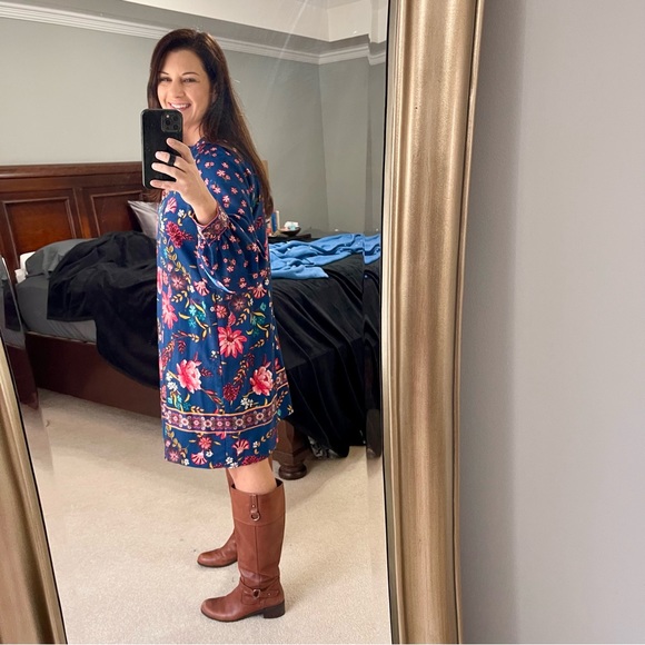 STUNNING Floral Loft Dress - Picture 5 of 8